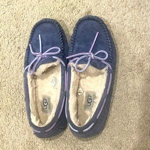Women’s UGG Slippers/Moccasins
